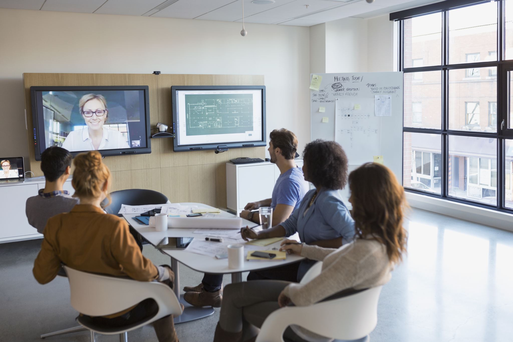 Business-people-video-conferencing